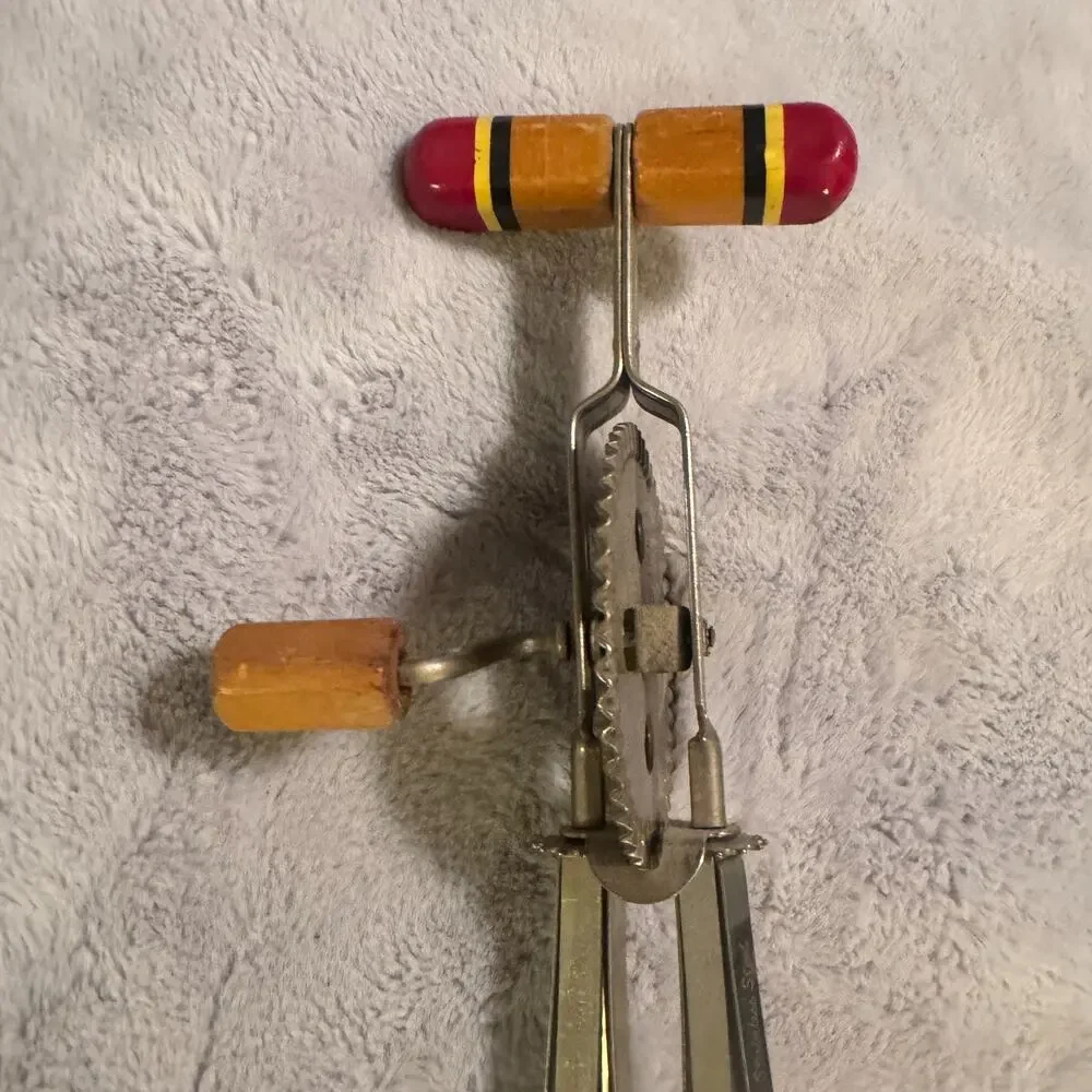 Vtg Ecko Egg Beater Hand Held Crank Mixer Wood Handles High Speed Beater Rustic